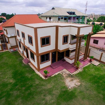 Indigo Cottage And Apartment Kumasi Bagian luar foto