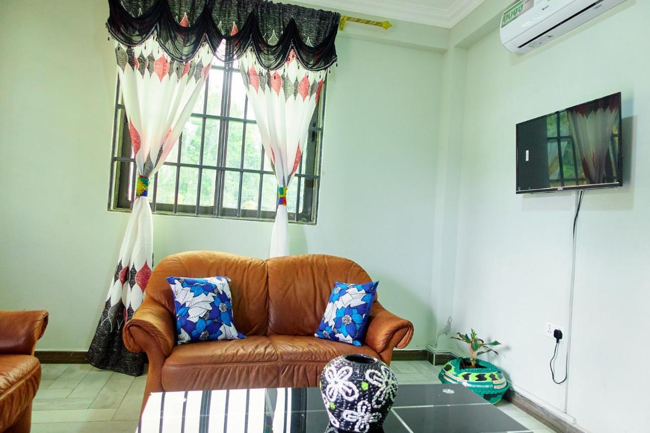 Indigo Cottage And Apartment Kumasi Bagian luar foto