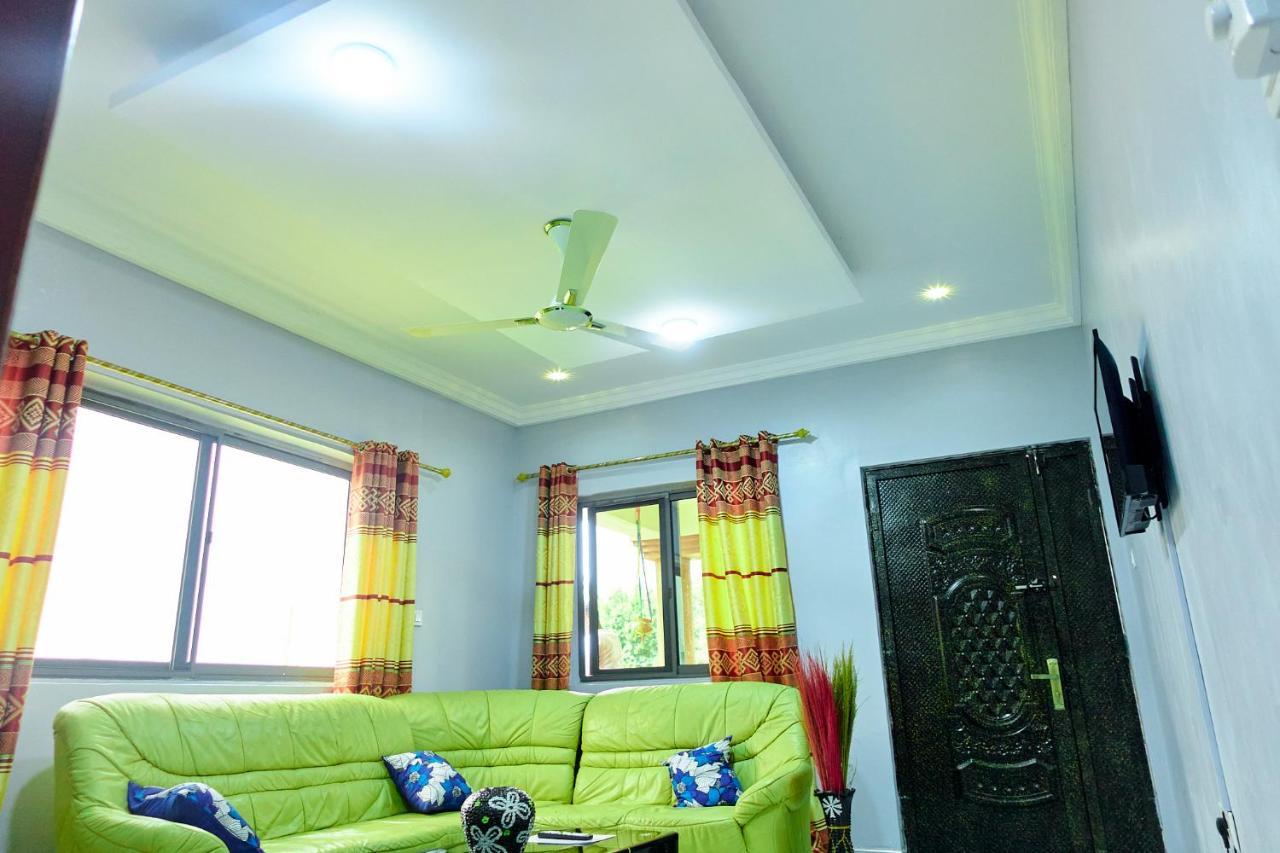 Indigo Cottage And Apartment Kumasi Bagian luar foto