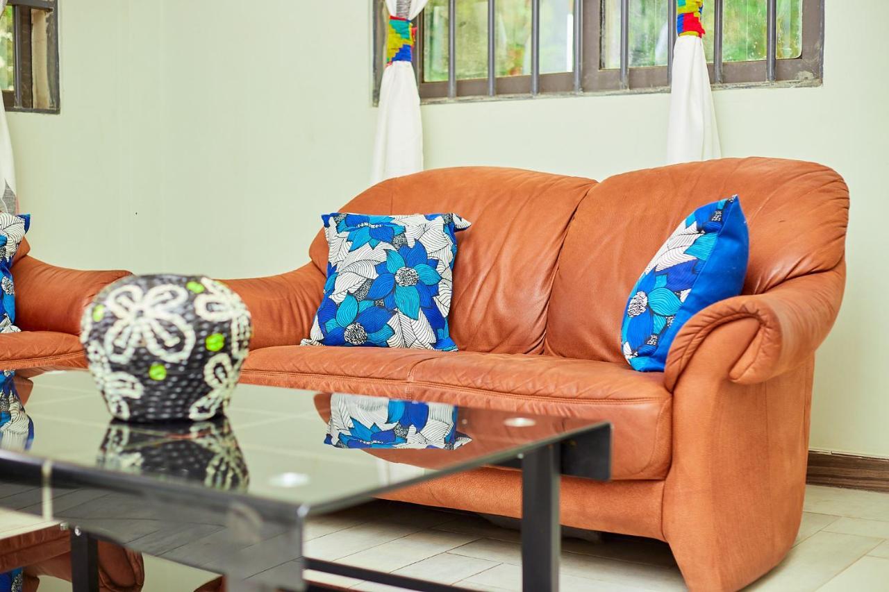 Indigo Cottage And Apartment Kumasi Bagian luar foto
