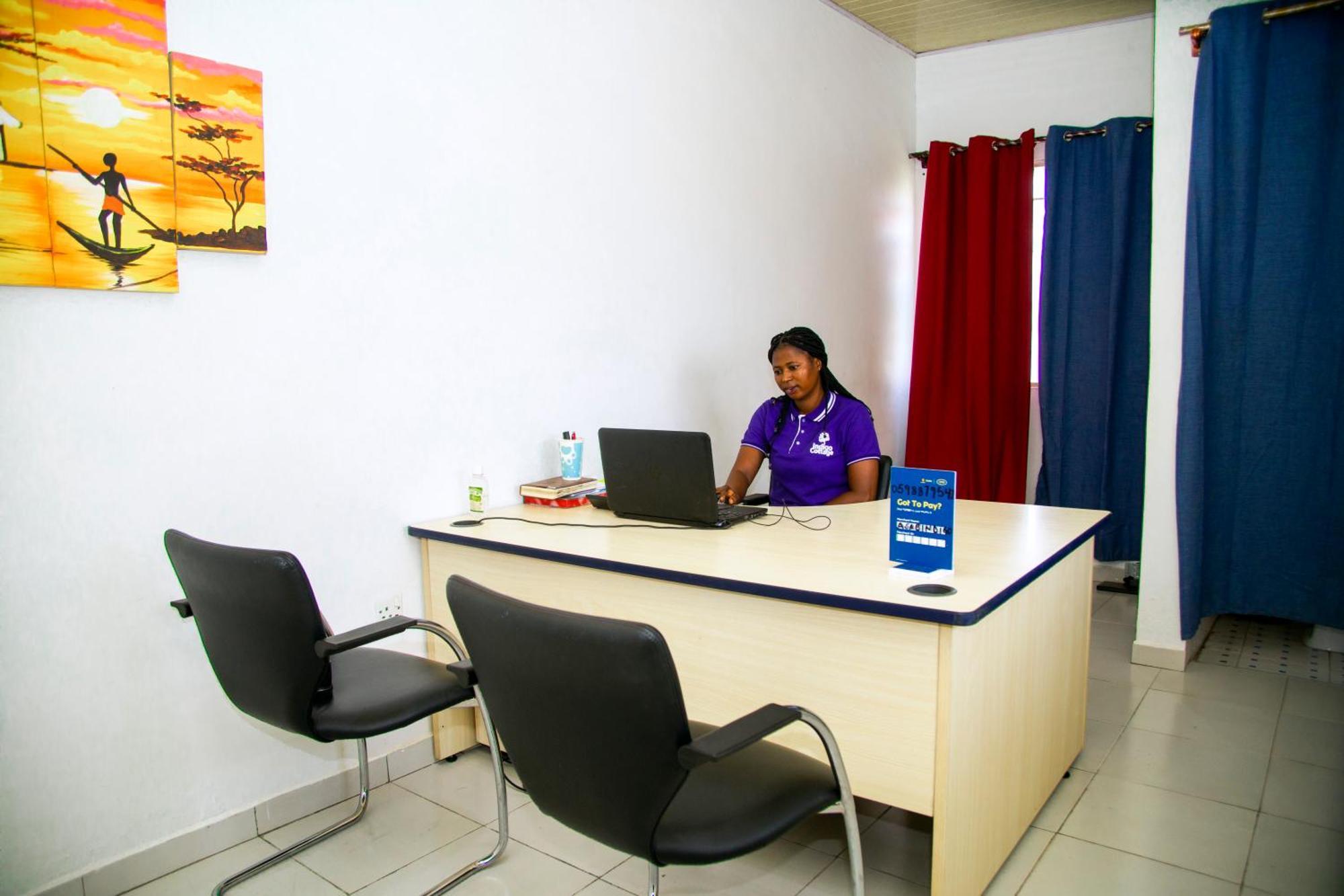 Indigo Cottage And Apartment Kumasi Bagian luar foto