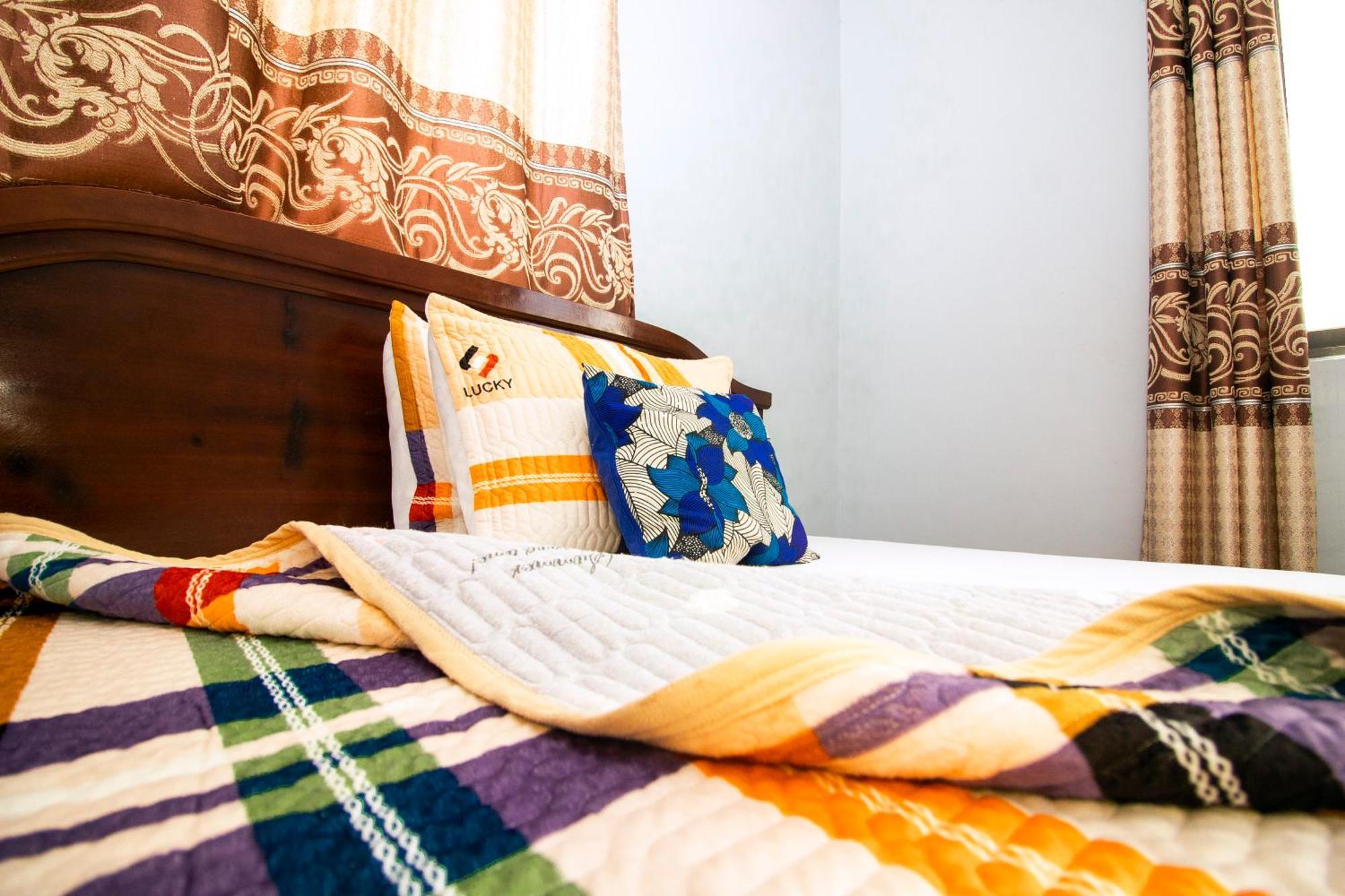 Indigo Cottage And Apartment Kumasi Bagian luar foto